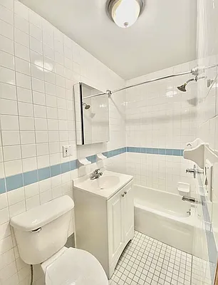 Rented by Waverly Realty Associates | media 20