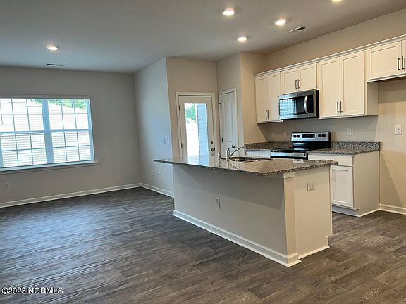 2nd image of 1804 Gracie Ln
