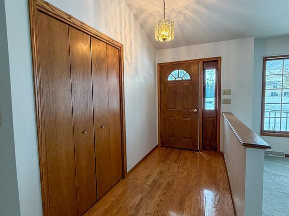 5th image of 511 W Pulaski St