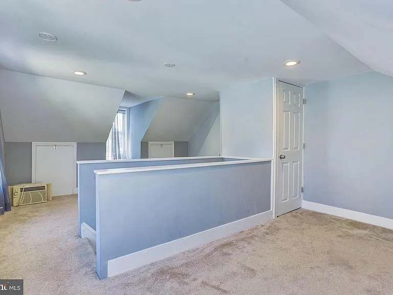 487 N Church St — Photo 22
