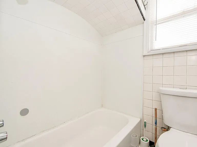 5049 Jefferson St #B — Photo 22