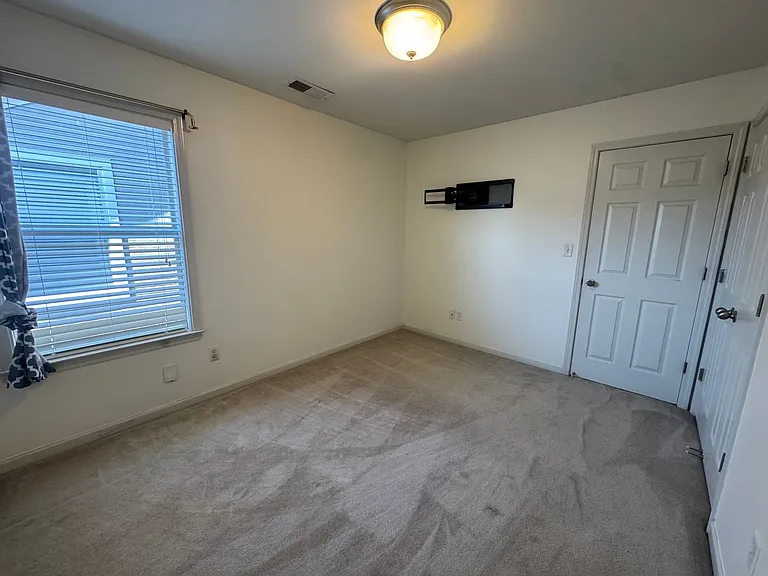 1343 Island Pl E — Photo 26