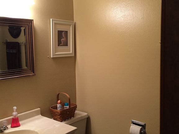 Hall bath- w/ tub & shower