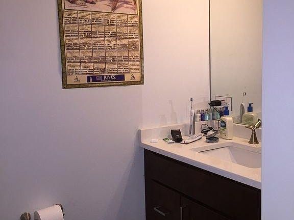 5th image of 1037 W Diversey Pkwy #203