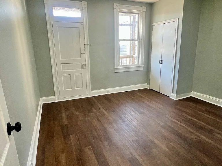 440 N Luzerne Ave — Photo 19
