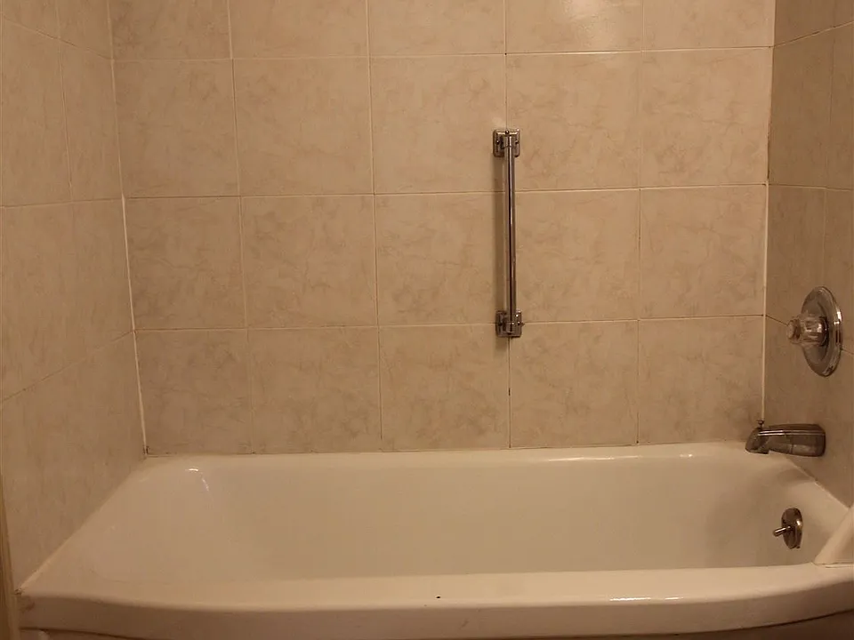 Ceramic tiled Bathroom