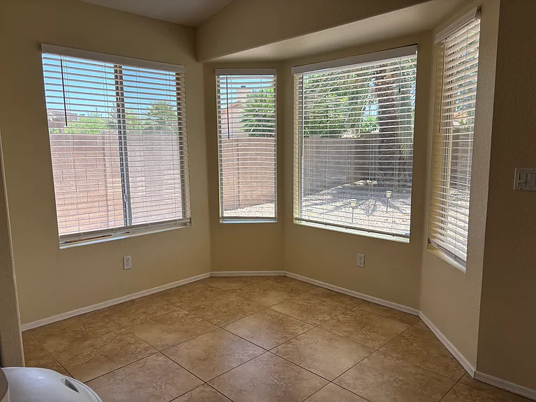 1289 W Maria Ln — Photo 10