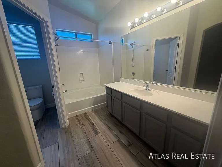 17044 W Bristol Ln — Photo 8