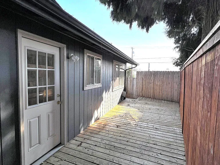 765 SE Russell St — Photo 20