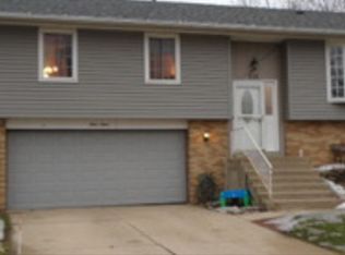 312 Dunbar Ct, Streamwood, IL