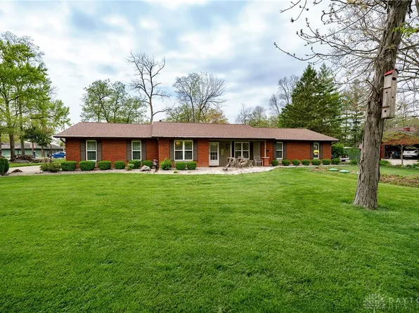 933 Oak Lea Dr, Troy, OH 45373