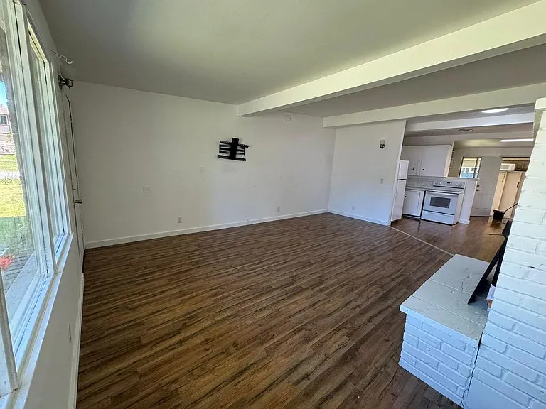 405-407 SW Washington Ave #407 — Photo 5