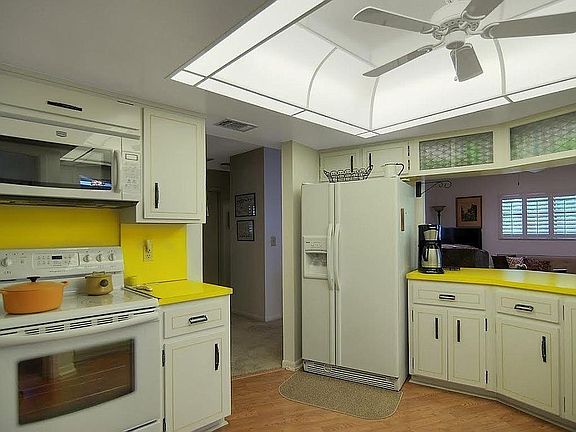 5th image of 11 Yacht Club Ln