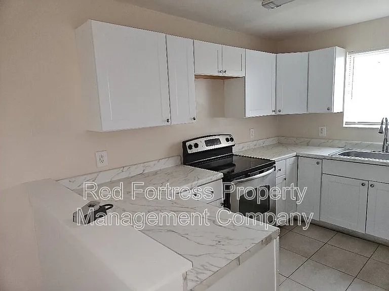17306 Whitewater Ct — Photo 3