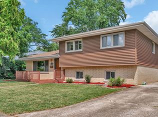 1035 Walter St, Lemont, IL 60439