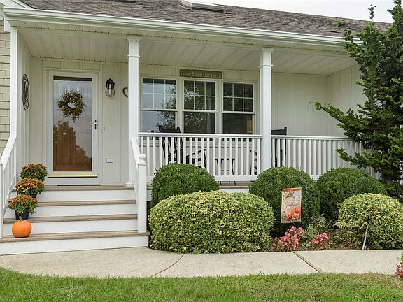 2nd image of 160 Crystal Dr