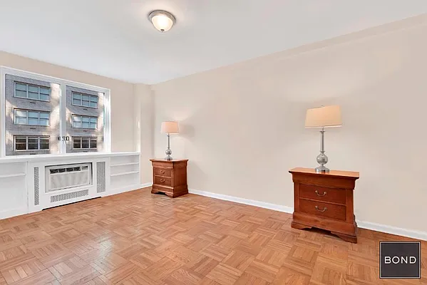 Sold by Bond New York | media 17