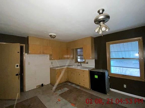 5th image of 13508 Belmead Ave