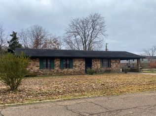 302 W Half Mile St, West Pt, MS 39773