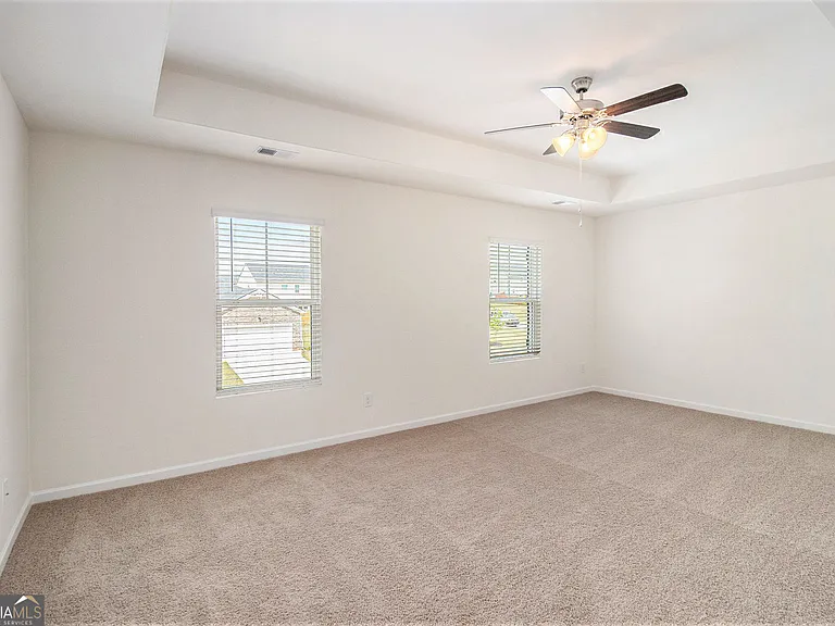 568 Whitman Ln — Photo 26