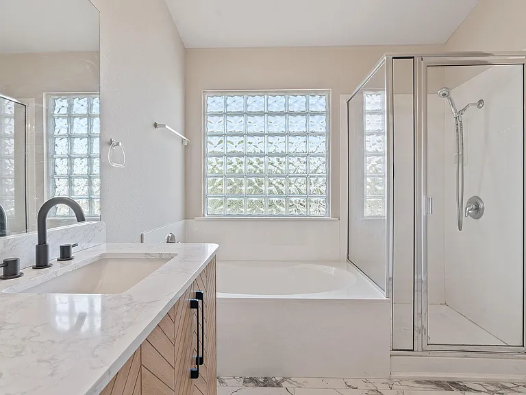 10808 Chippenhook Ct — Photo 7