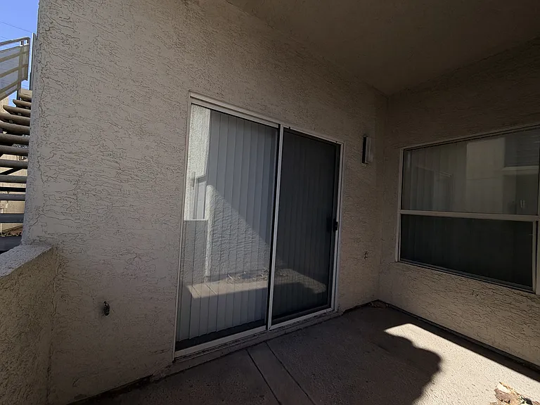 6250 W Flamingo Rd #4 — Photo 3