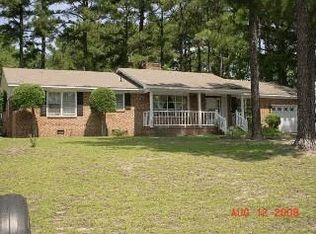 7142 Enfield Dr, Fayetteville, NC 28303
