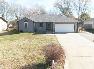 5454 Bradley Ave, Pleasant Hope, MO 65725