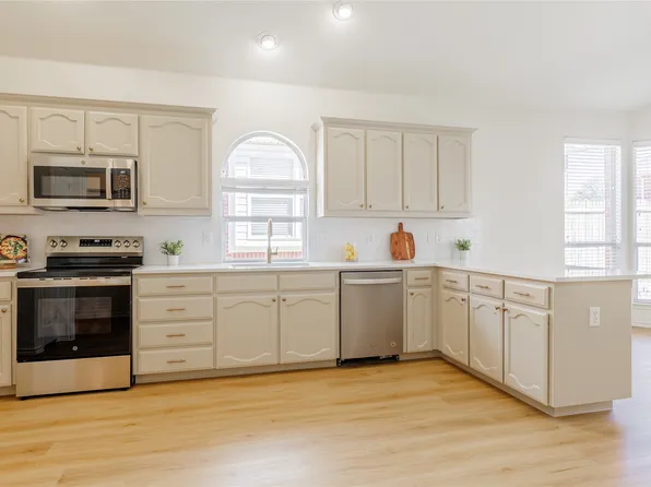 12833 Farmington Dr, Fort Worth, TX 76244