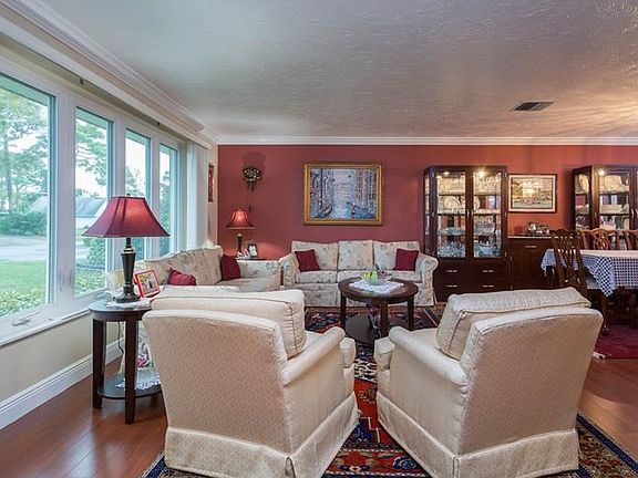 4th image of 8888 Merrimoor Blvd