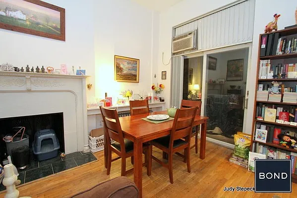 Rented by Bond New York | media 17