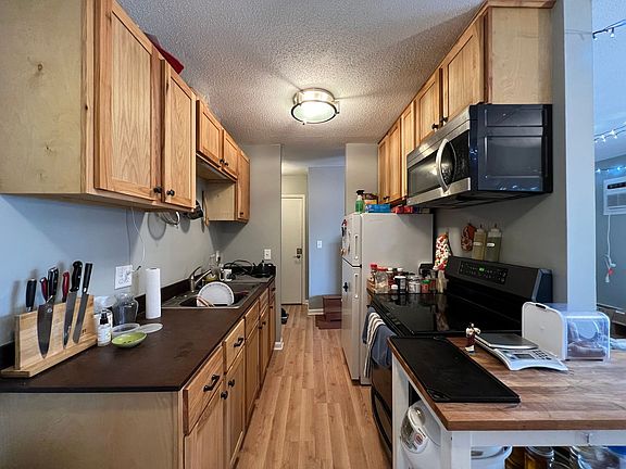 2nd image of 1501 Portland Ave APT 302