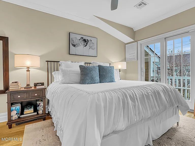 564 Sairs Ave #7 — Photo 17