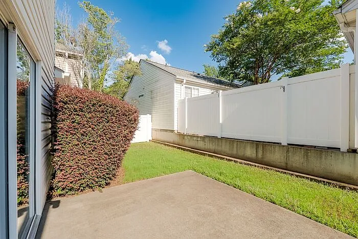 641 W Oaks Dr — Photo 25