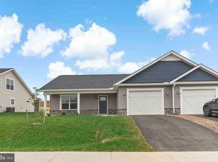 787 Dripping Spring Dr, Hedgesville, WV 25427