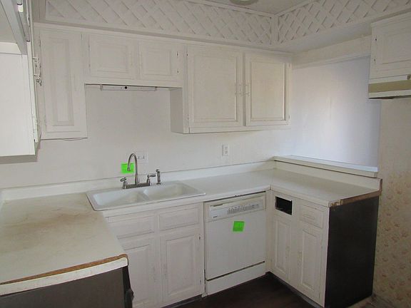 5th image of 4040 Graham Oaks Ct #21