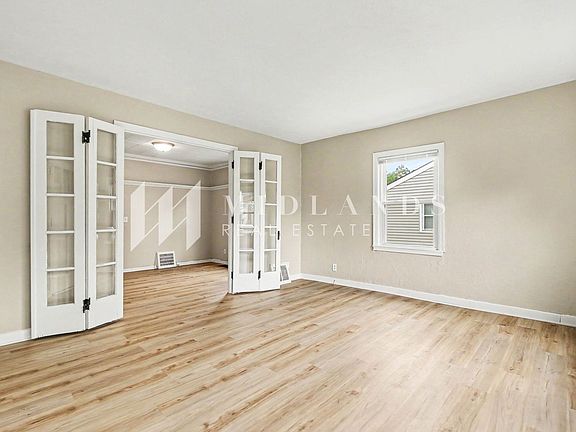 3rd image of 2607 Hancock St