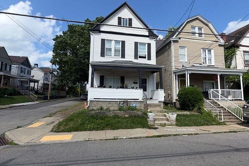 1st image of 3124 Universal St