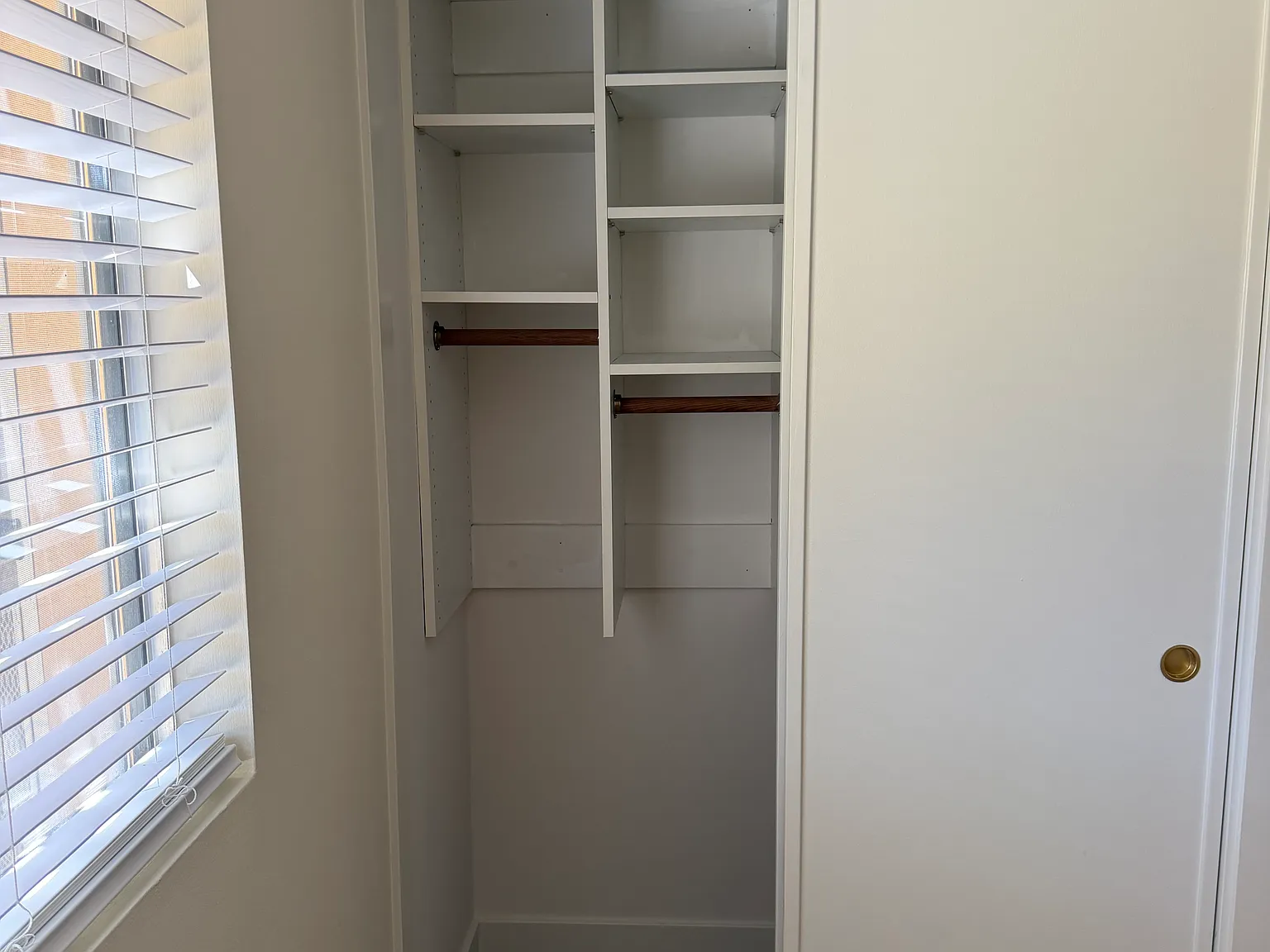 4 bed, 1359 sqft, $4,300 — Photo 3