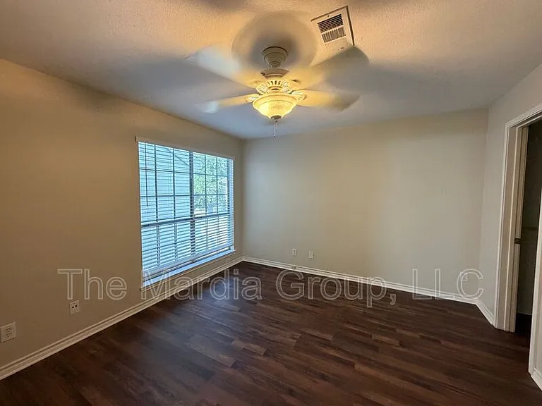 6220 Bentwood Trl #404 — Photo 7