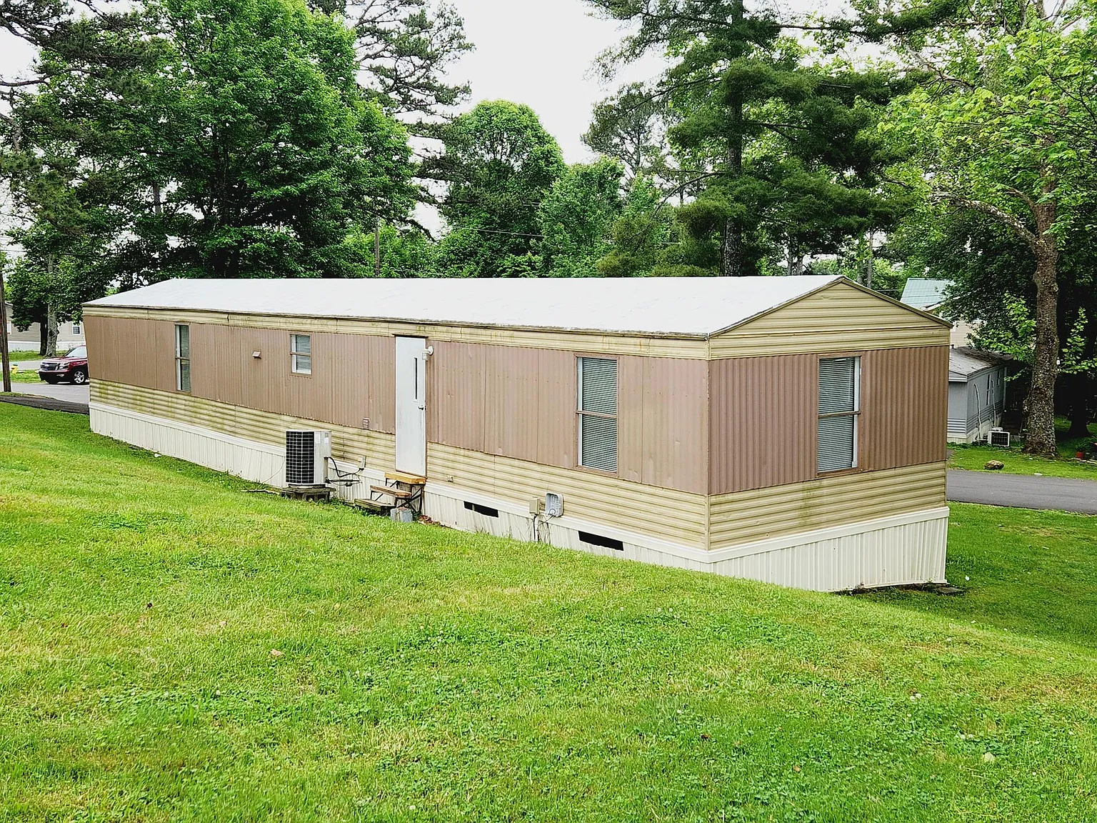 2 bed, 1.5 bath, $1,300 — Photo 2
