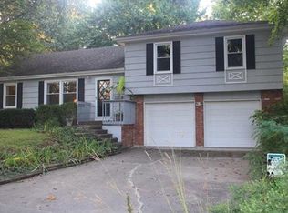 9752 Craig Dr, Overland Park, KS 66212