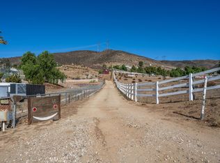9555 1/2 Hierba Rd, Agua Dulce, CA 91390