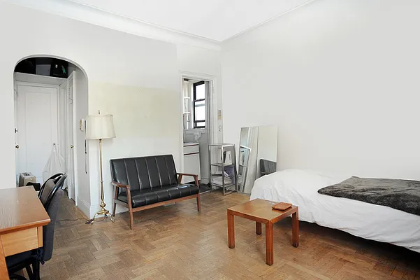 Rented by Compass | media 31