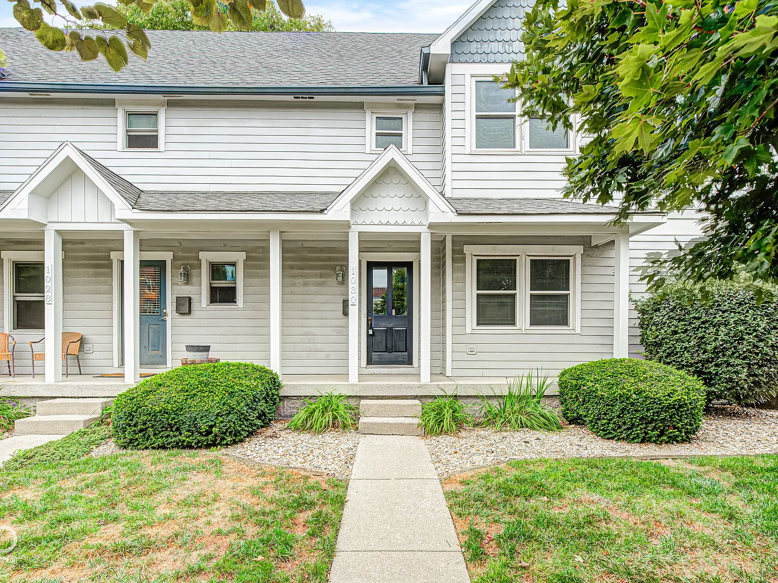 2 bed, 1.5 bath, 1036 sqft, $2,000 — Photo 1