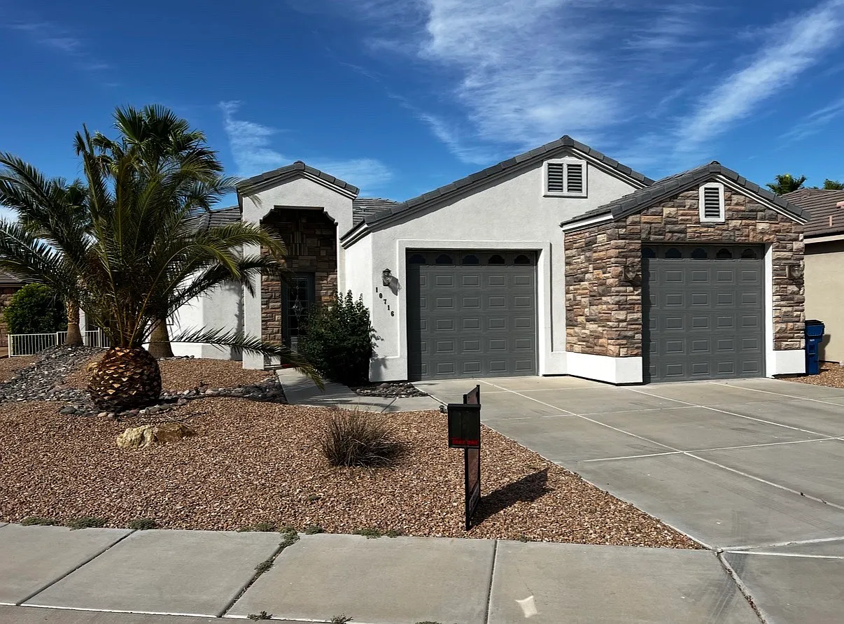 3 bed, 1964 sqft, $2,900 — Photo 1
