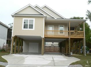 140 NE 4th Dr, Oak Island, NC 28465