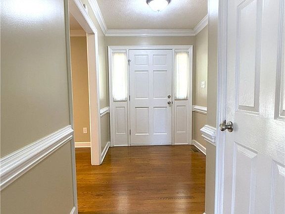 3rd image of 2079 Loganberry Dr