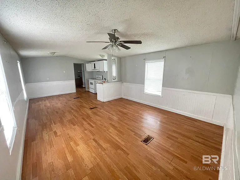 199 Robin Cir — Photo 2