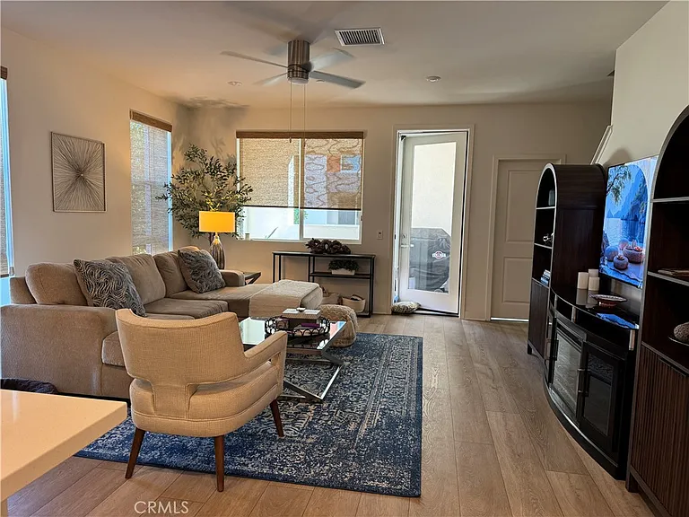 1816 E 1st St #450 — Photo 8